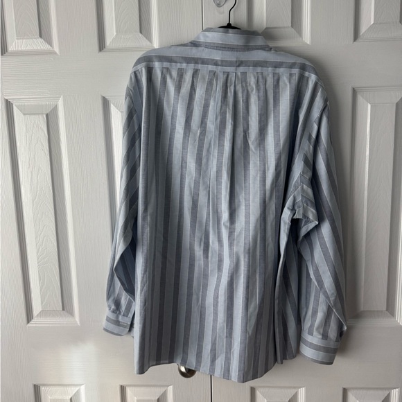 Brooks Brothers Button Down Shirt Light Blue and White Stripes - Picture 5 of 5